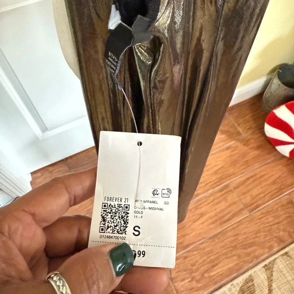 Midi Slip Dress, Liquid Metal bronze/gold color, bodycon, gorgeous!!
Small/XS - Picture 5 of 11